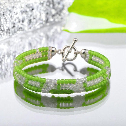 10/0 08A54 Preciosa Cseh Üveg Magtartalmú Gyöngyök (Kásagyöngy) Rocailles 2.3mm. Terra Intensiv Lined - Zöld.