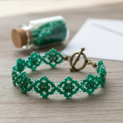 10/0 08A58 Preciosa Czech Glass Seed Beads Rocailles 2.3mm. Terra Intensiv Lined - Green.