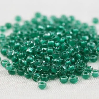 10/0 08A58 Preciosa Czech Glass Seed Beads Rocailles 2.3mm. Terra Intensiv Lined - Green.