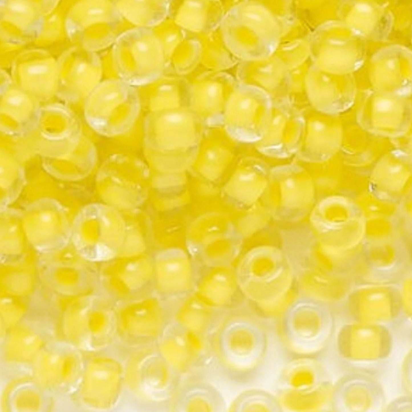 6/0 08A86 Preciosa Czech Glass Koraliki Rocailles 4.1mm. Kryształowe terra intensywne żółte wykończenie.