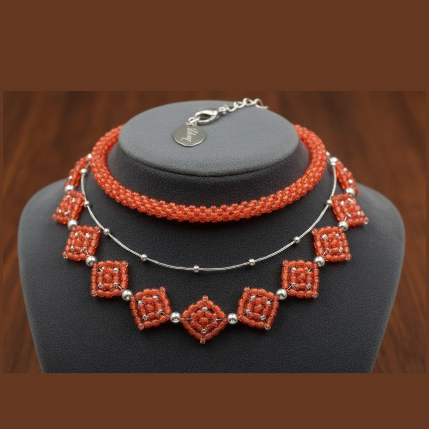 10/0 08A91 Preciosa Czech Glass Seed Beads Rocailles 2.3mm. Terra Intensiv Lined - Orange.