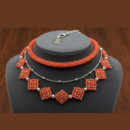 10/0 08A91 Preciosa Czech Glass Seed Beads Rocailles 2.3mm. Terra Intensiv Lined - Orange.