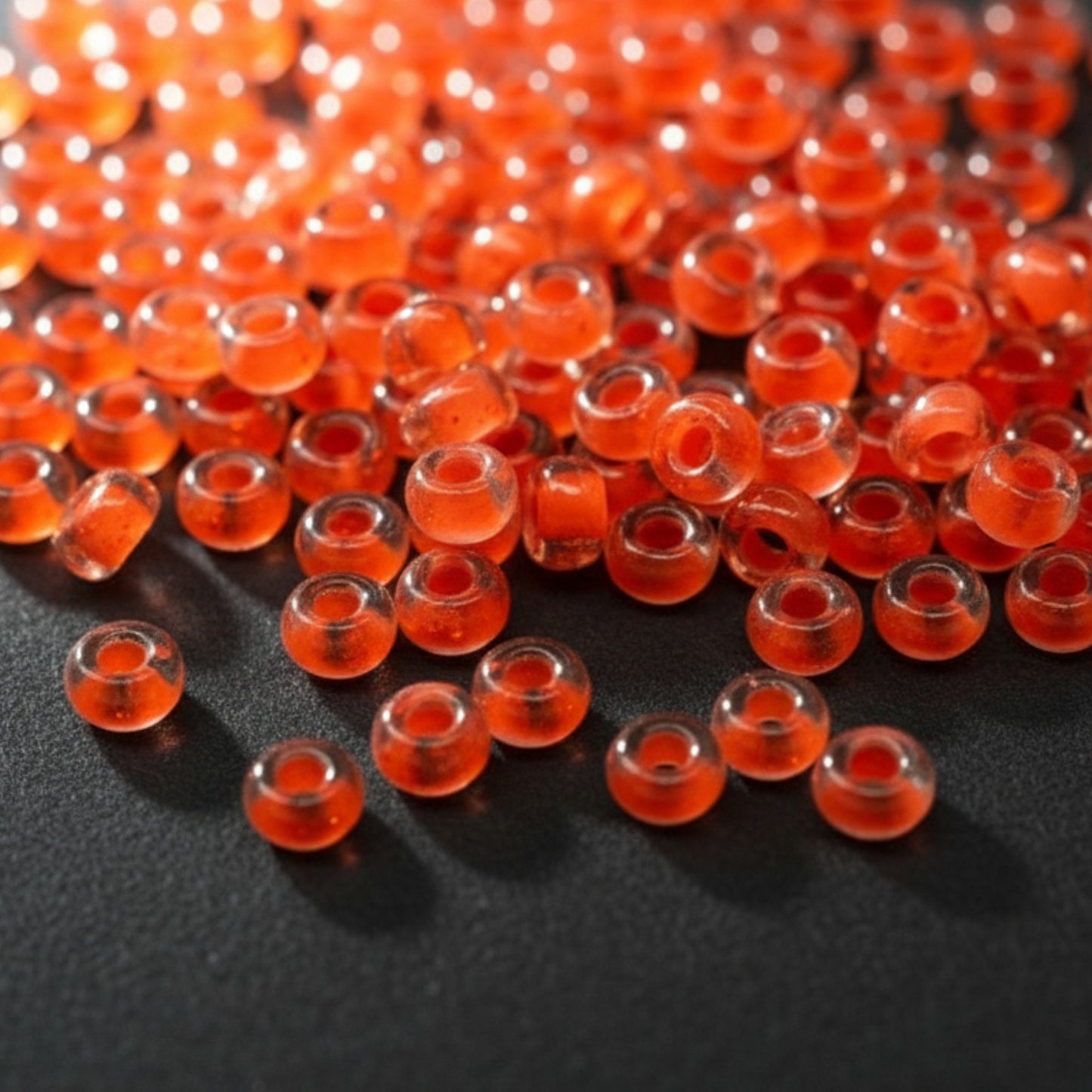 10/0 08A91 Preciosa Czech Glass Seed Beads Rocailles 2.3mm. Terra Intensiv Lined - Orange.