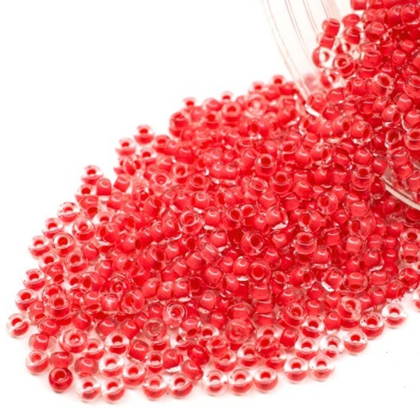 10/0 08A98 Preciosa Czech Glass Seed Beads Rocailles 2.3mm. Terra Intensiv Lined - Red.