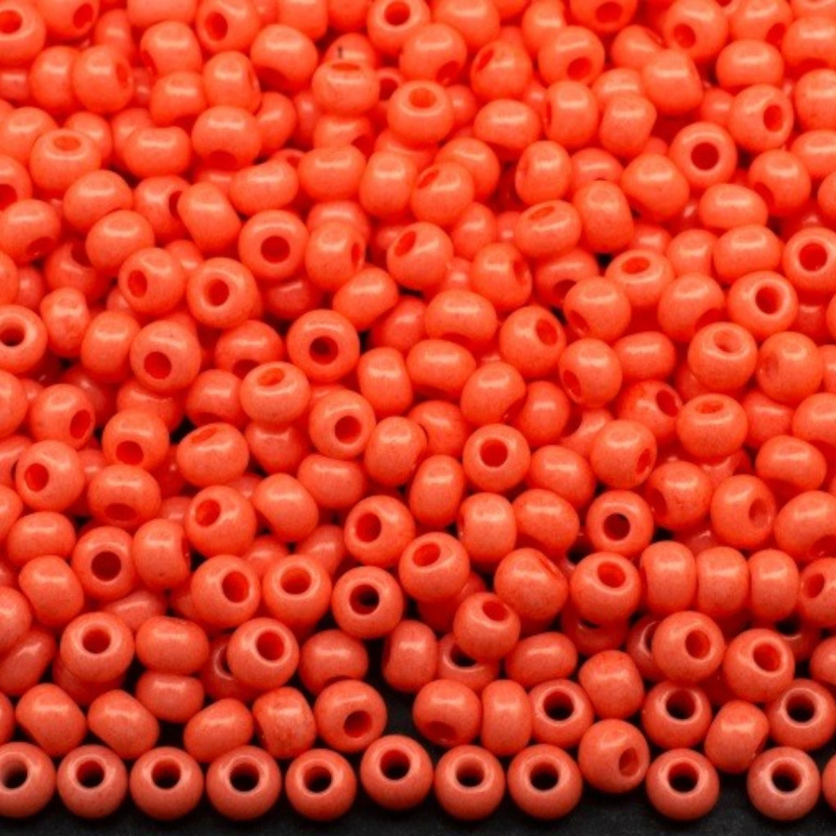 10/0 09351 Preciosa Perles de verre tchèques de Rocaille 2.3mm. Сoraline Chalkwhite teintées - Solgel teintées.