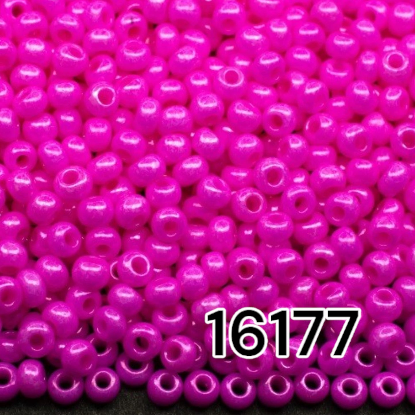 6/0 16177 Preciosa Чехски стъклени Малки Мъниста Рокайли 4.1mm. Chalk Sfinx Pink.