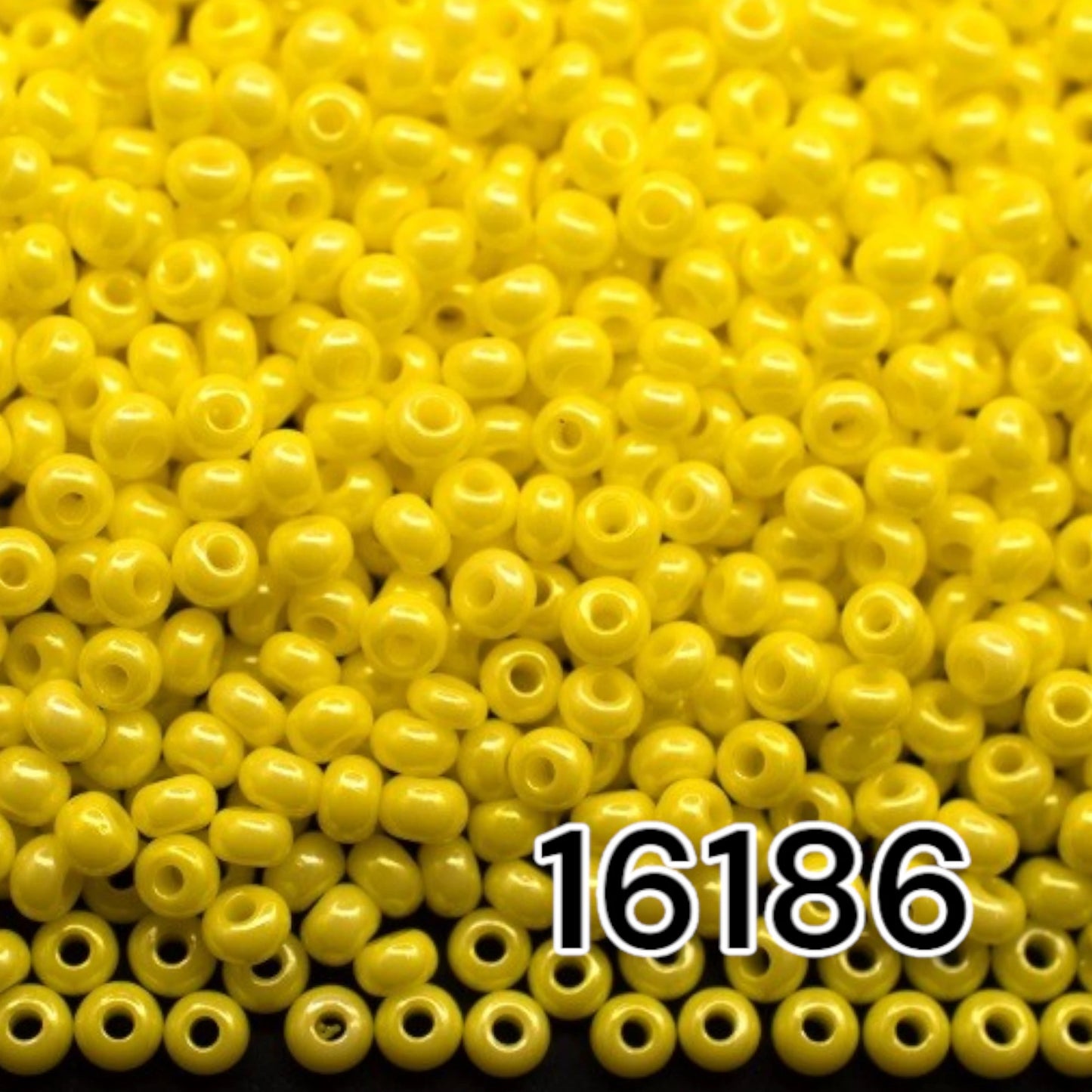 10/0 16186 Preciosa Seed Beads. Chalk Yellow.