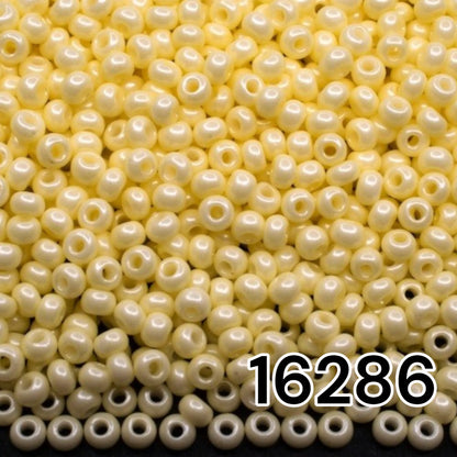 10/0 16286 Preciosa Seed Beads. Chalk Yellow.