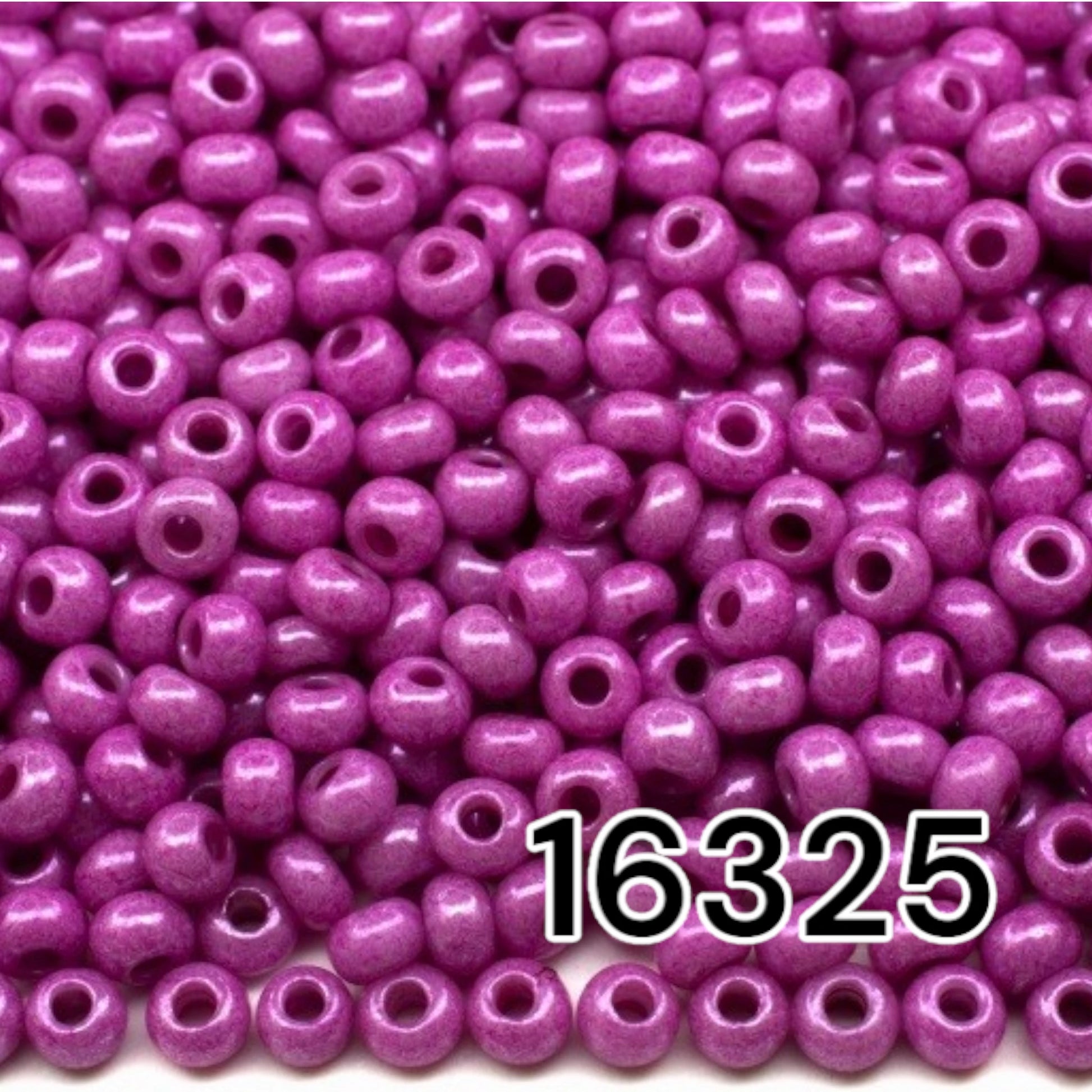 10/0 16325 Preciosa Seed Beads. Chalk Lilac. - VadymShop