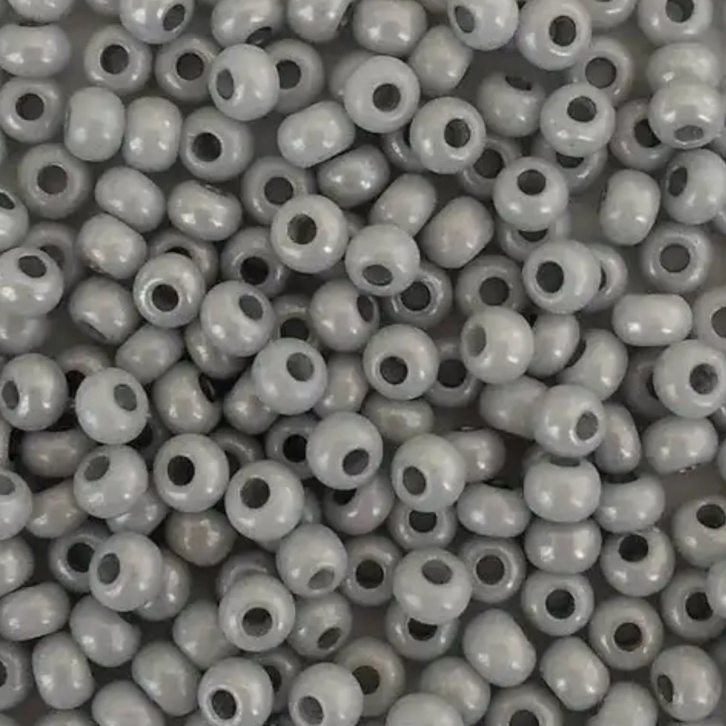 10/0 16442 Preciosa Czech Glass Perline Rocaille 2.3mm. Grigio Gesso.