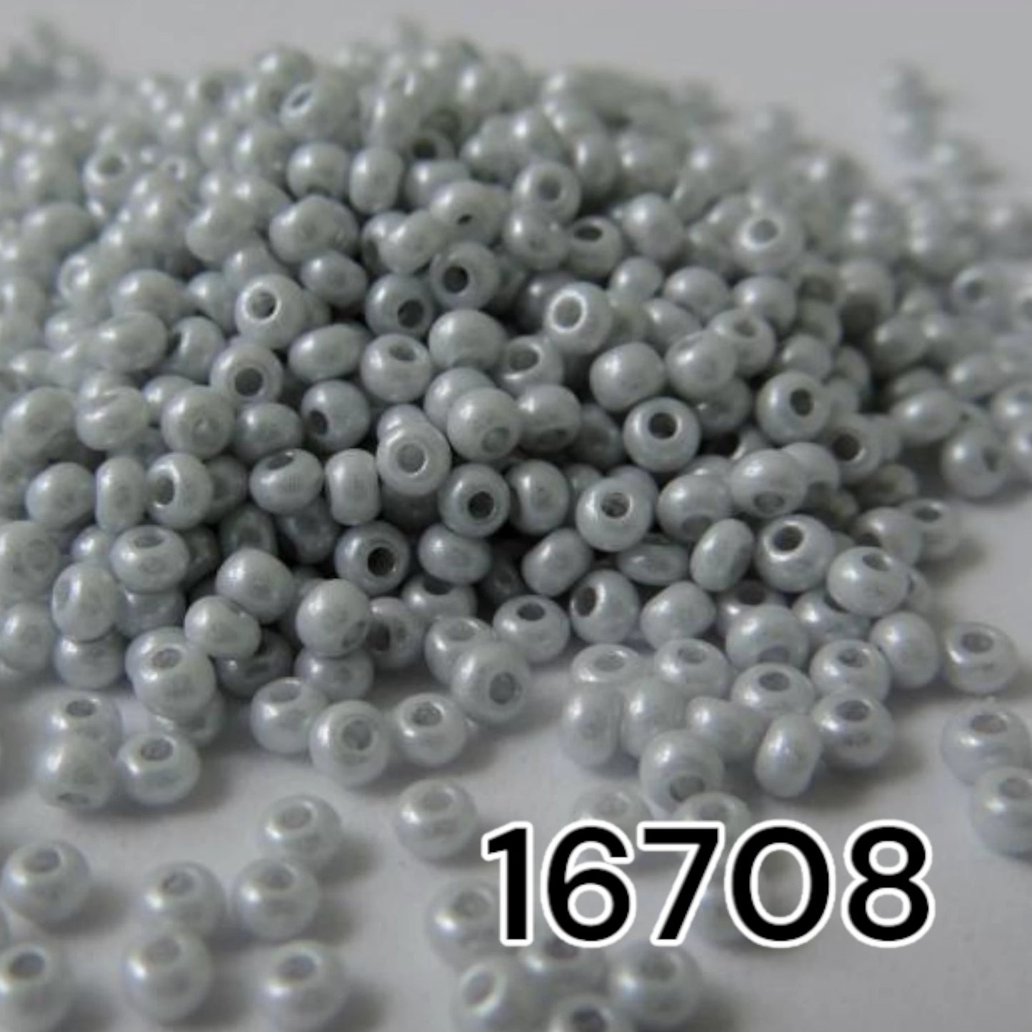 10/0 16708 Preciosa Seed Beads. Chalk Grey. - VadymShop