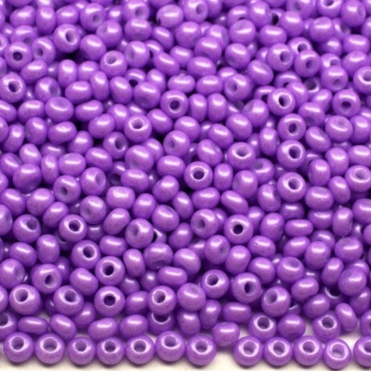 10/0 16928 Preciosa Cseh Üveg Magtartalmú Gyöngyök (Kásagyöngy) Rocailles 2.3mm. Kréta Lila.