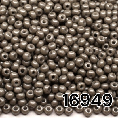 10/0 16949 Preciosa Seed Beads. Chalk Grey.