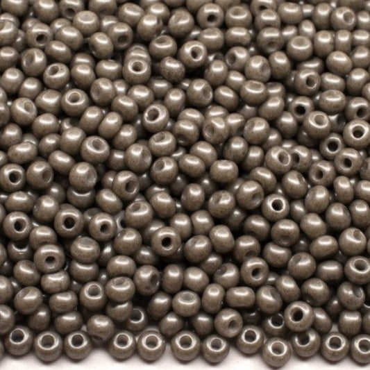 10/0 16949 Preciosa Perline di Vetro Ceco Rocaille 2.3mm. Grigio Gesso.