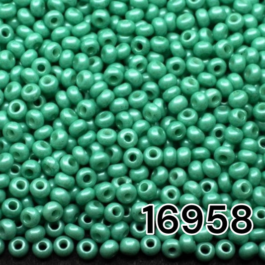 16958 Czech seed beads PRECIOSA round 10/0 turquoise. Chalk - Terra Pearl.