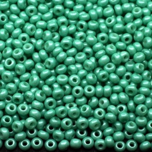 10/0 16958 Preciosa Czech Glass Koraliki Rocailles 2.3mm. Kreda Turkusowa.