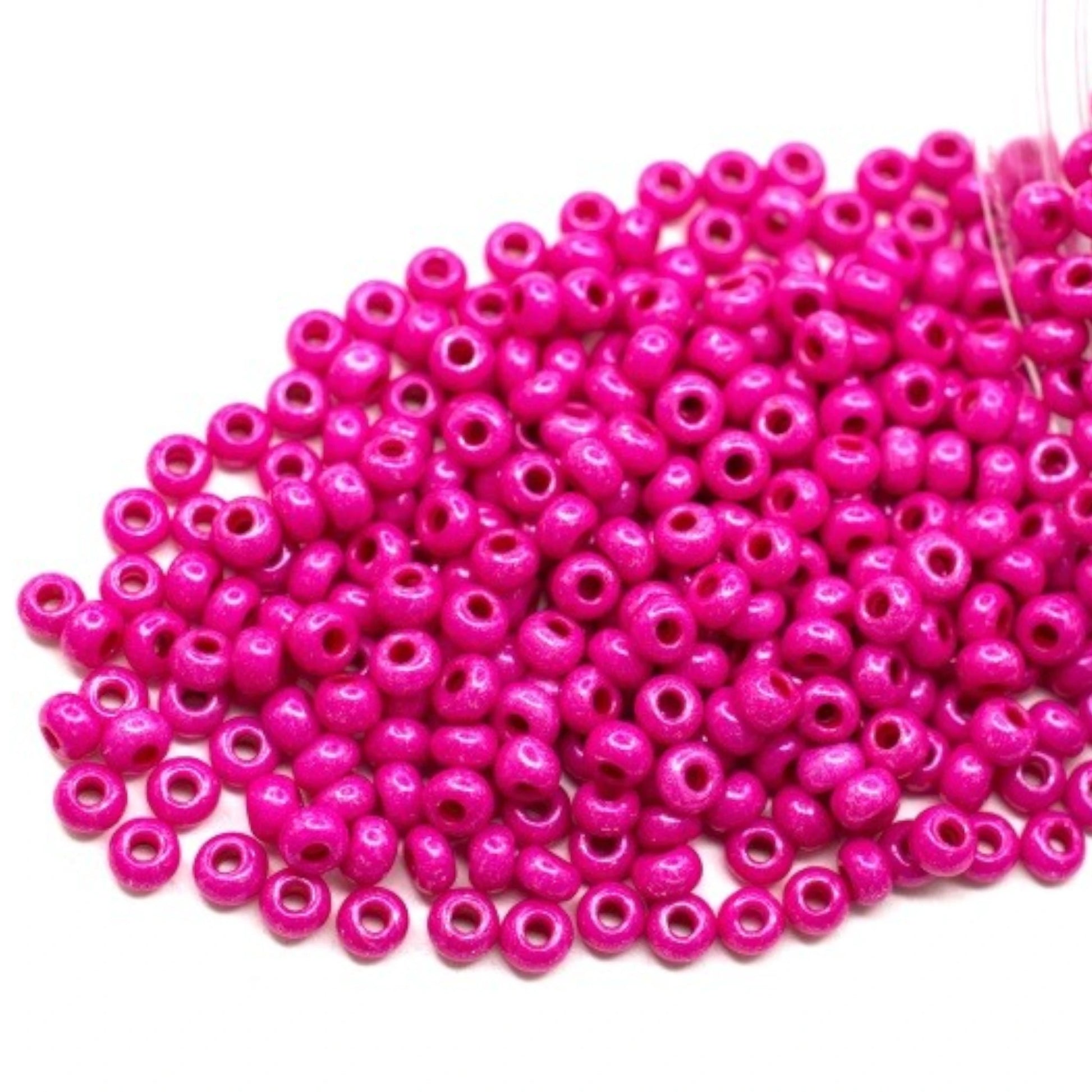 10/0 16A26 Preciosa Seed Beads. Chalk Pink. - VadymShop