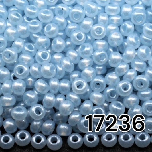 17236 Rocailles tchèques PRECIOSA rondes 10/0 bleu clair. Albâtre - Terra Pearl.