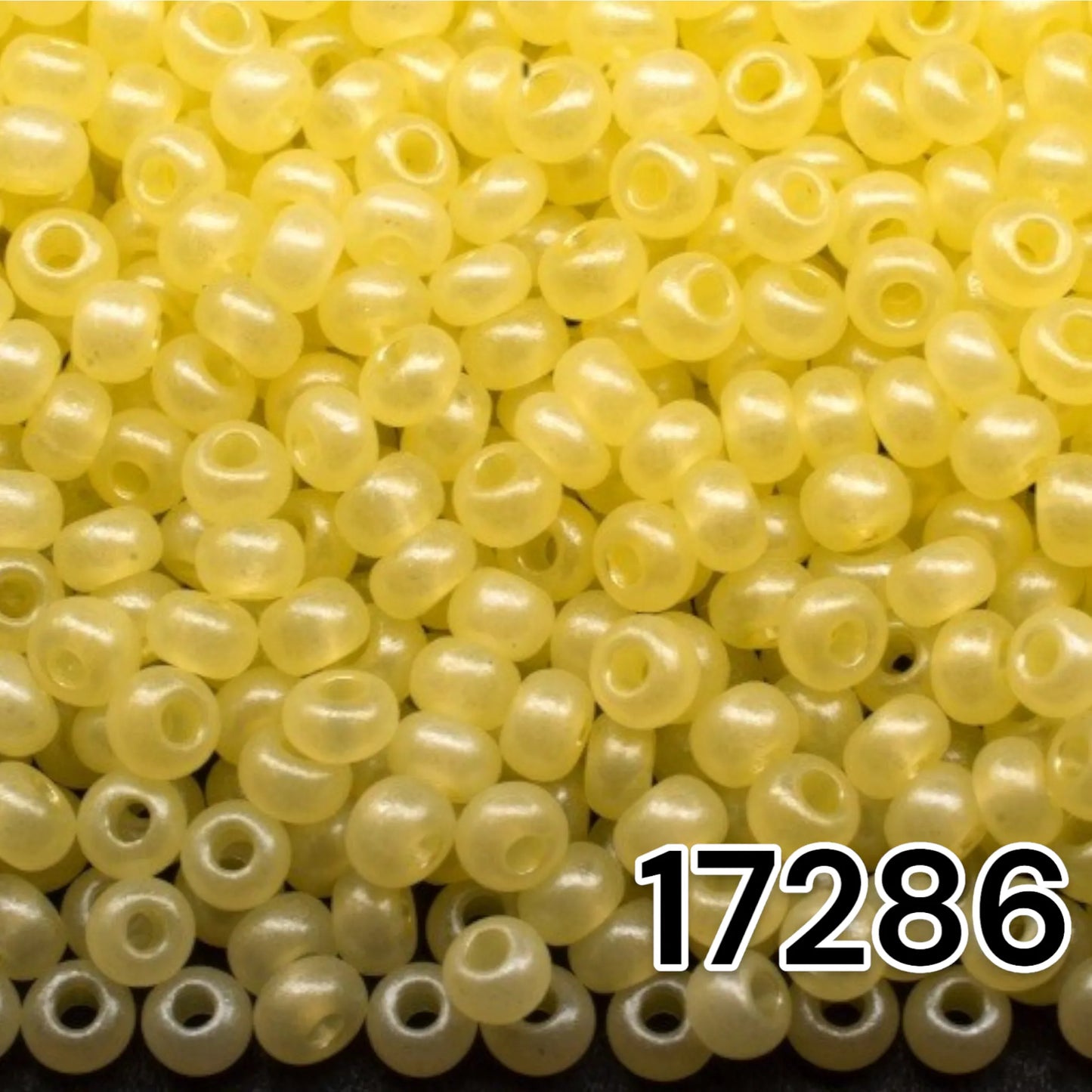 17286 Czech seed beads PRECIOSA round 10/0 yellow. Alabaster - Terra Pearl.