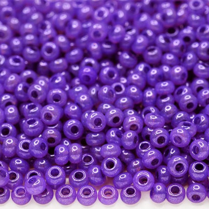 10/0 17328 Preciosa tjekkiske glasperler Rocailles 2.3mm. Ceylon Violet Alabaster White Luster - Terra-farvet.