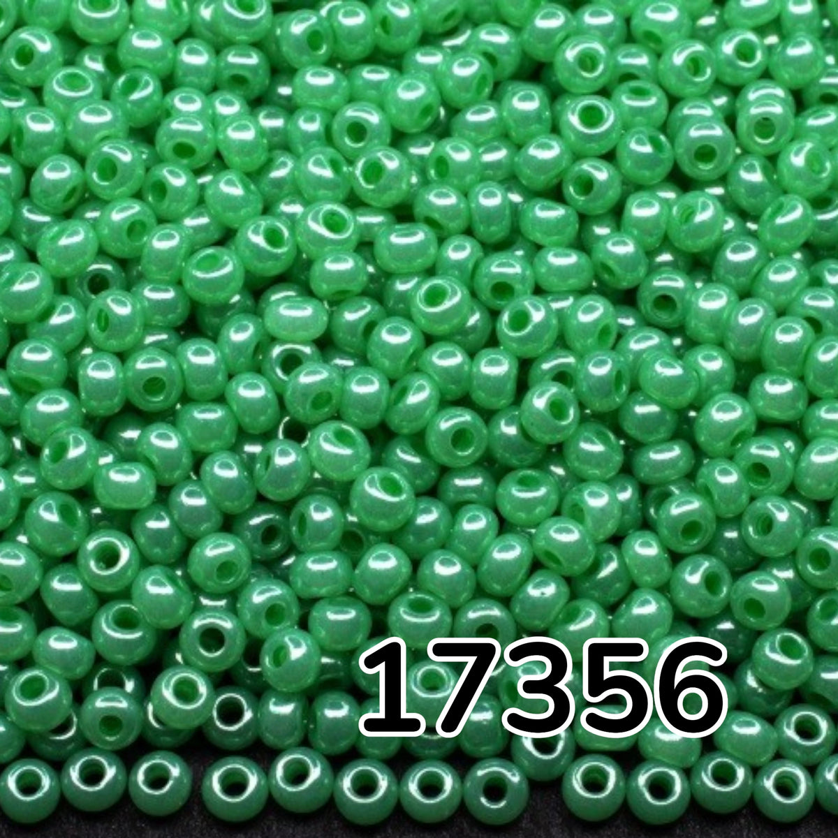 10/0 17356 Preciosa Missangas/Miçangas Pequenas (contas miúdas) de Vidro Checo Rocaille 2.3mm. Verde Ceylon, Branco Alabastro com Brilho - Tingido Terra.