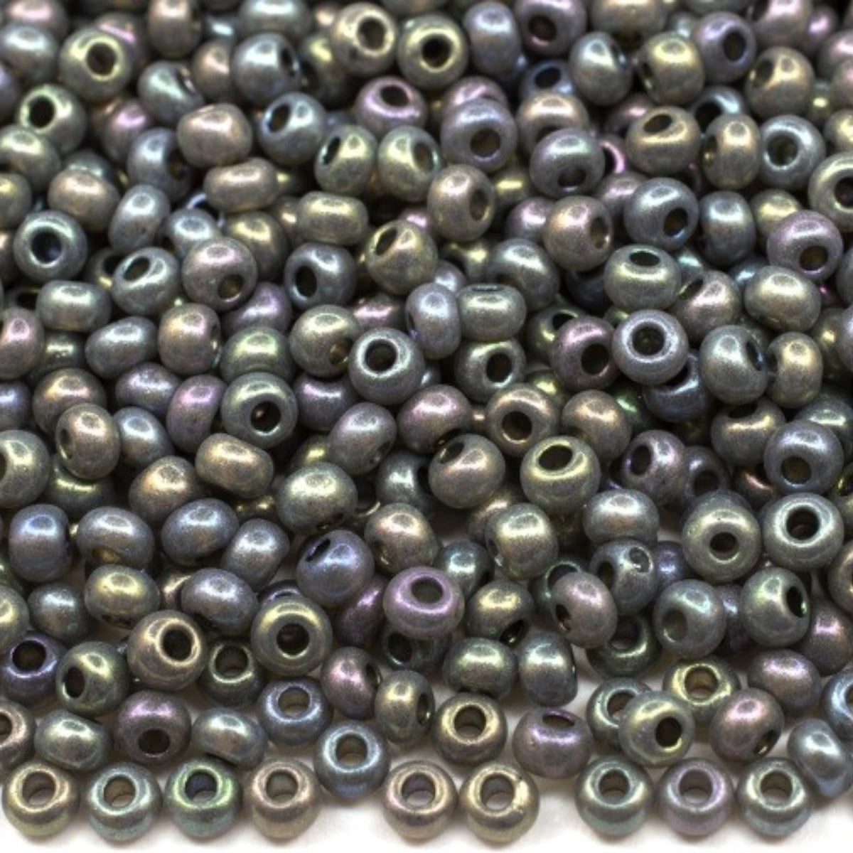 10/0 17449 Preciosa tjekkiske glasperler Perler Rocailles 2.3mm. Sort Grå Metallisk farvet alabast, regnbue.