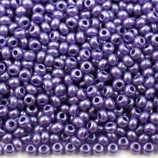 10/0 17528 Preciosa Mărgele din sticlă cehă Rocaille 2.3mm. Alabastru violet metalizat vopsit, Sfinx.