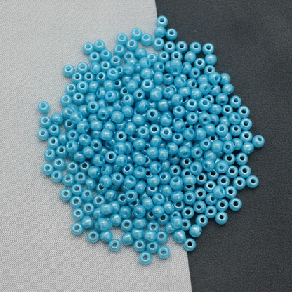 10/0 17565 Preciosa čekiško stiklo Karoliukai Rokajaus 2.3mm. Mėlyna metalinė dažyto alabastro spalva, Sfinx.