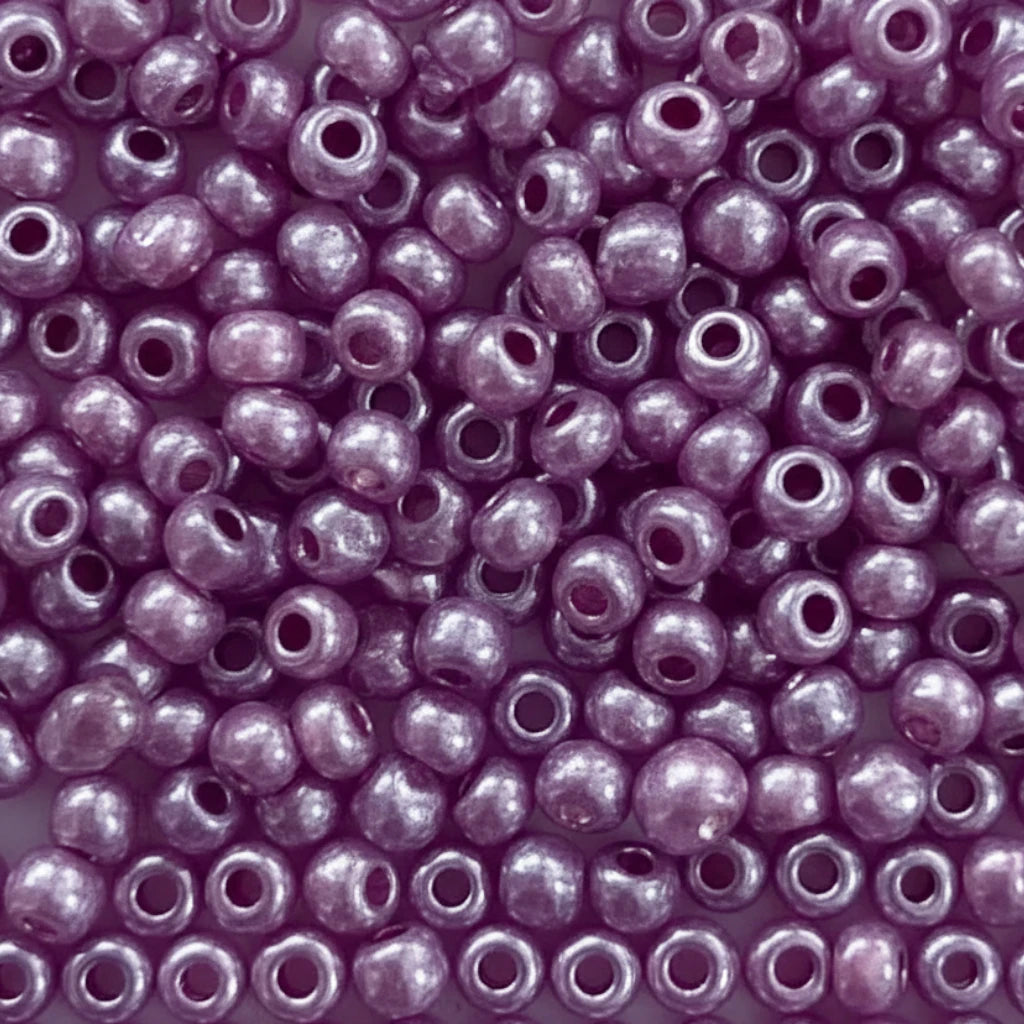 10/0 17596 Preciosa Perles de Rocaille en verre tchèque 2.3mm. Violet métallisé teinté, Sfinx.