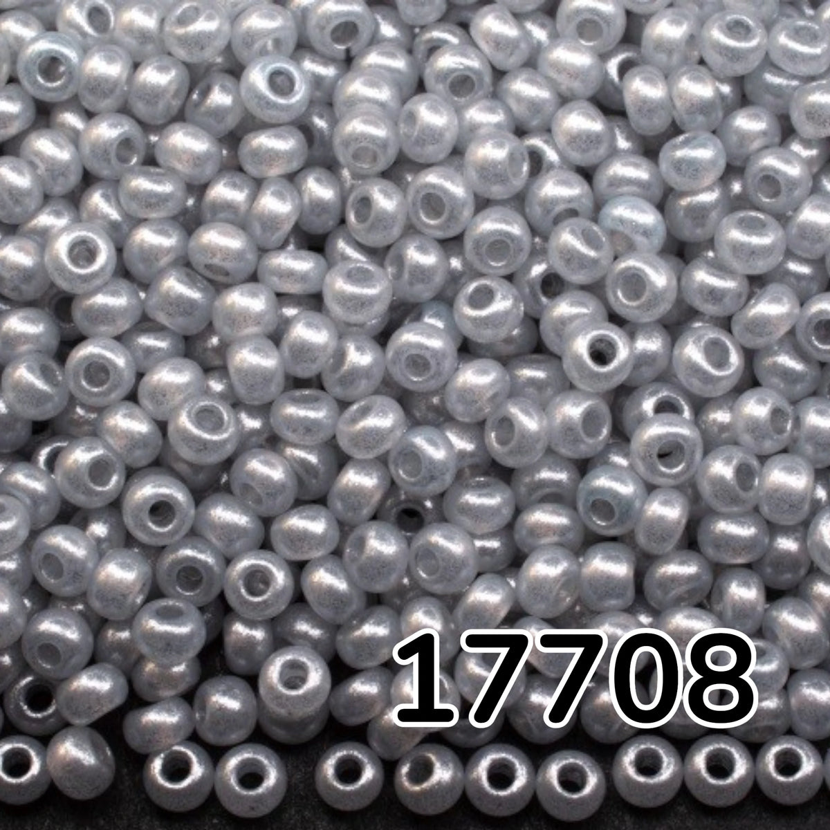 10/0 17708 Preciosa Perline di vetro ceche Rocaille 2.3mm. Alabastro tinto effetto metallico argento.