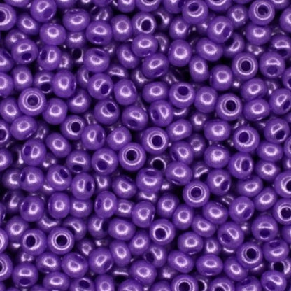 10/0 17728 Perline di vetro ceco Preciosa Rocaille 2,3 mm. Violetto metallico alabastro - colorazione terra.