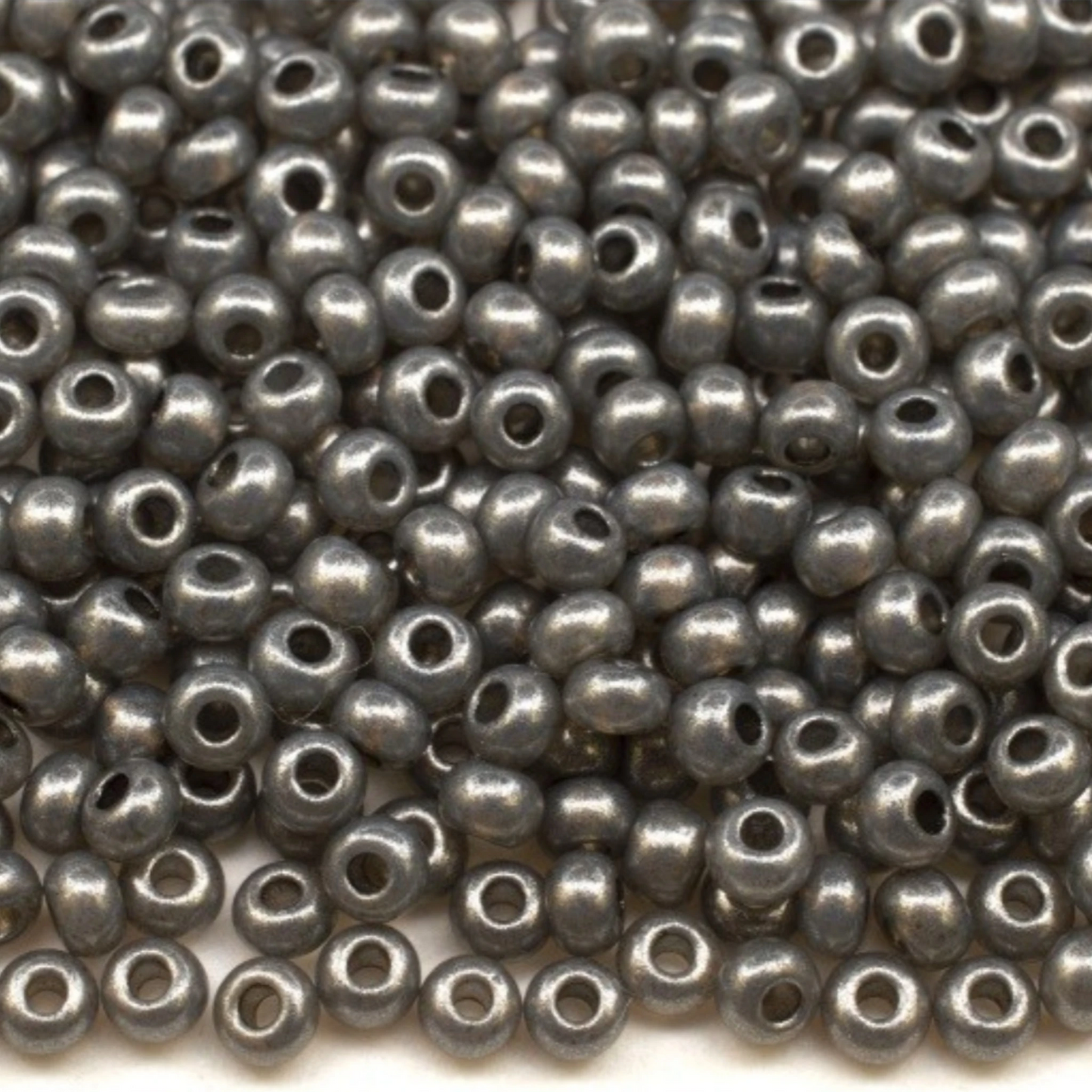 10/0 17749 Perline di Vetro Ceco Preciosa Rocaille 2,3 mm. Alabastro Metallico Nero - Terra Tinto.