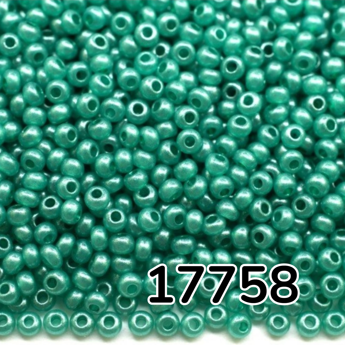 10/0 17758 Preciosa Čekiško stiklo karoliukai rokajaus 2,3 mm. Žalios metalinės alabastro – Terra dažytos.