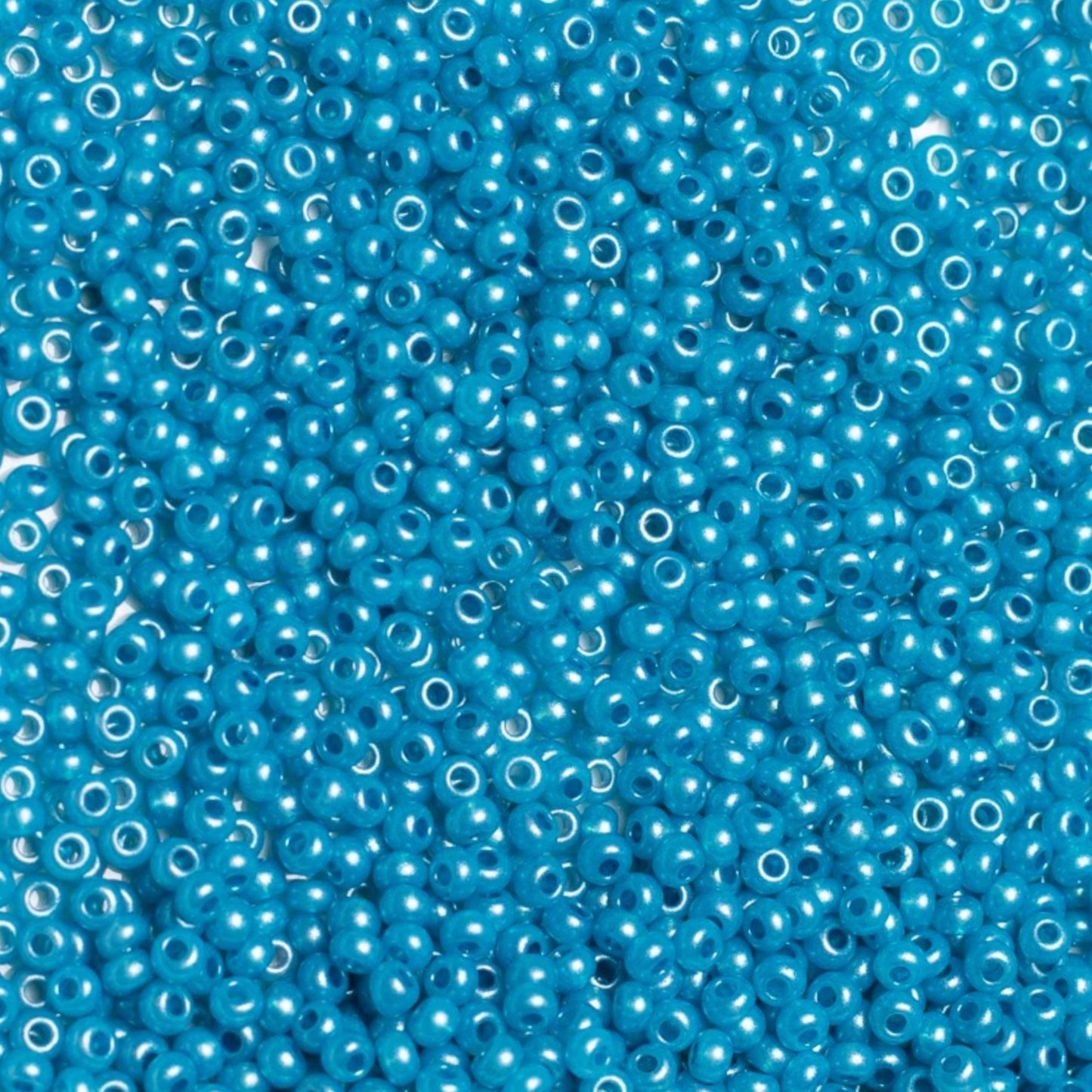 10/0 17765 Preciosa böhmische Glasperlen Rocailles 2,3 mm. Blau Metallic Alabaster - Terra gefärbt.