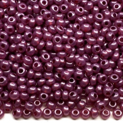 10/0 17796 Perles en verre tchèque Preciosa de Rocaille 2,3 mm. Albâtre métallique violet - Teint Terre.