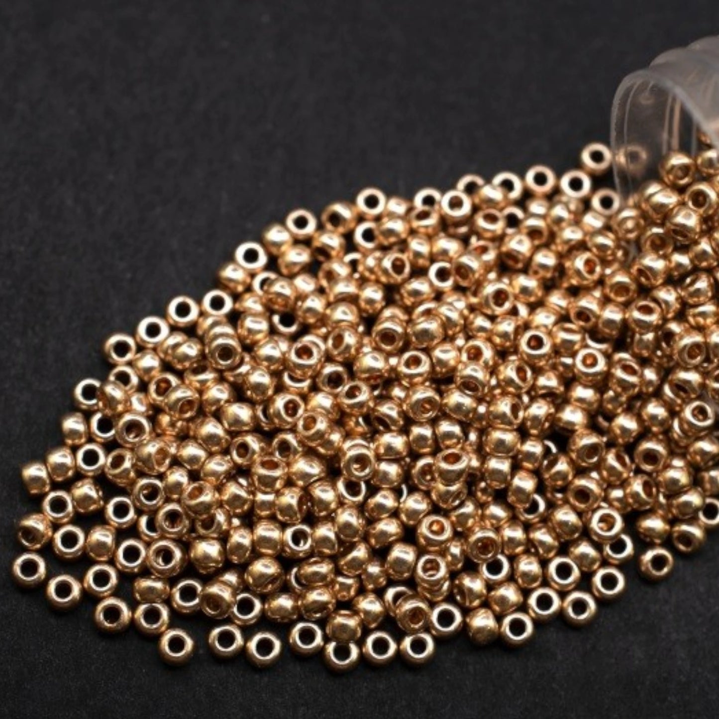 18112 Czech seed beads PRECIOSA round 10/0 Bronze metallic. Metallic - Solgel.