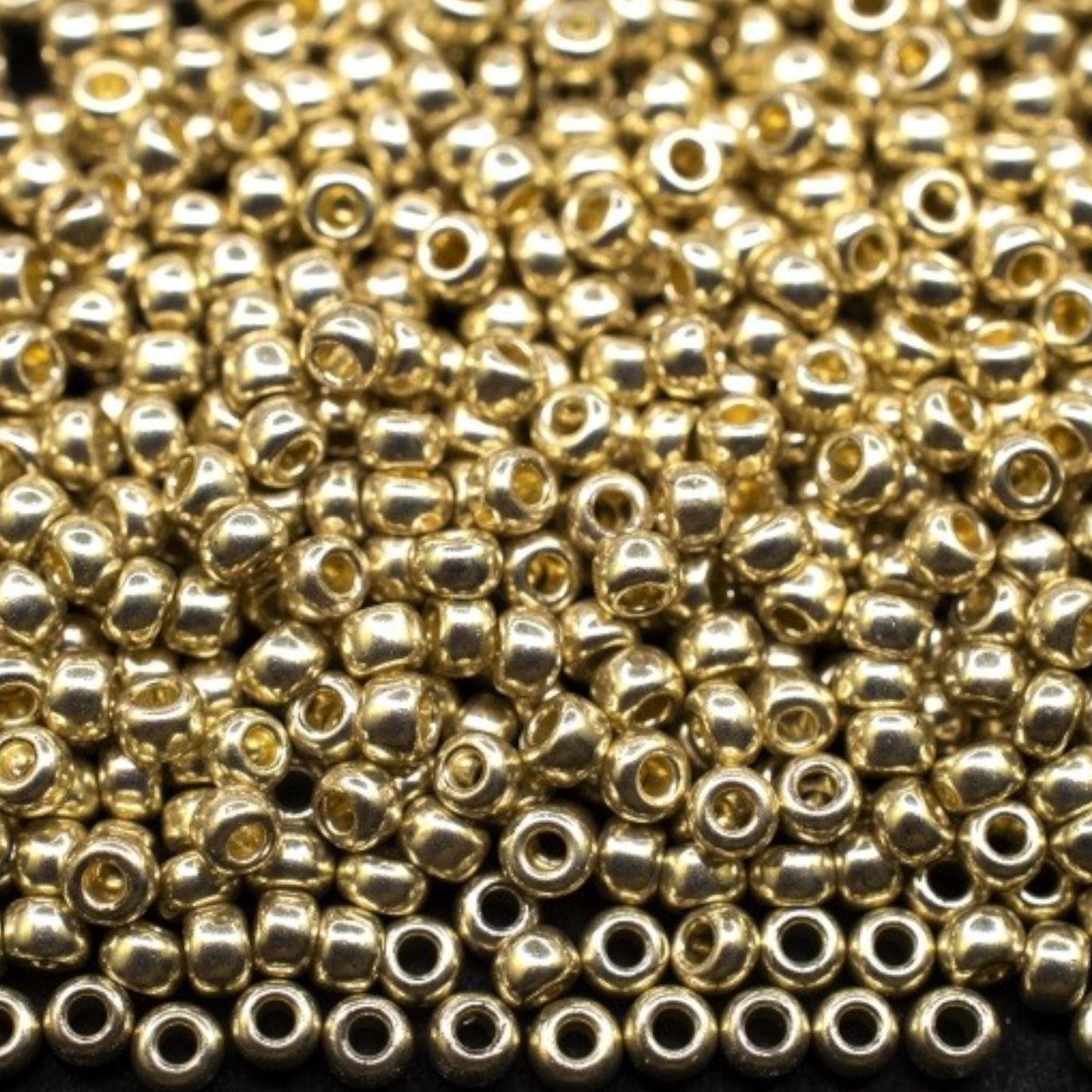 6/0 18303 Preciosa tjekkiske glas Perler Rocailles 4.1mm. Sølv - Metallic.