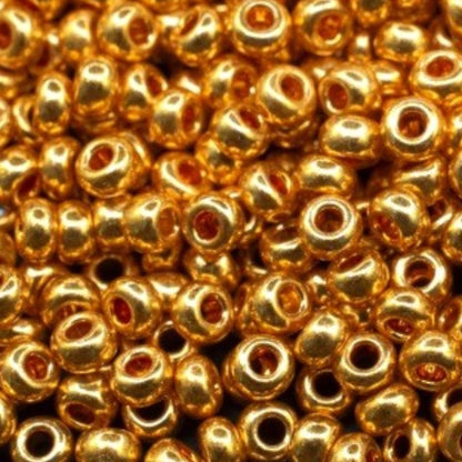 6/0 18389 Preciosa Чехски стъклени Малки Мъниста Рокайли 4.1mm. Златисто оранжев - Металик.