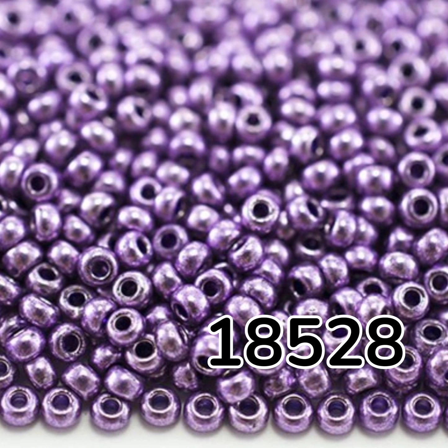 10/0 18528 Preciosa tschechische Glasperlen Rocailles 2,3 mm. Violett Metallic – Terra gefärbt.