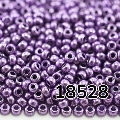 10/0 18528 Preciosa tschechische Glasperlen Rocailles 2,3 mm. Violett Metallic – Terra gefärbt.