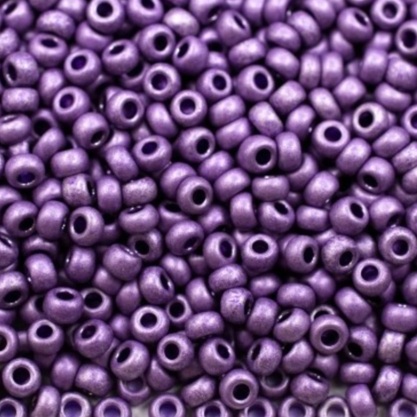 10/0 18528 matte Preciosa tjekkiske glasperler Rocailles 2,3 mm. Violet metallisk - Terra farvet.