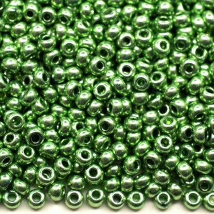 6/0 18556 Preciosa Czech Glass Perler Rocailles 4.1mm. Grøn Metallic.
