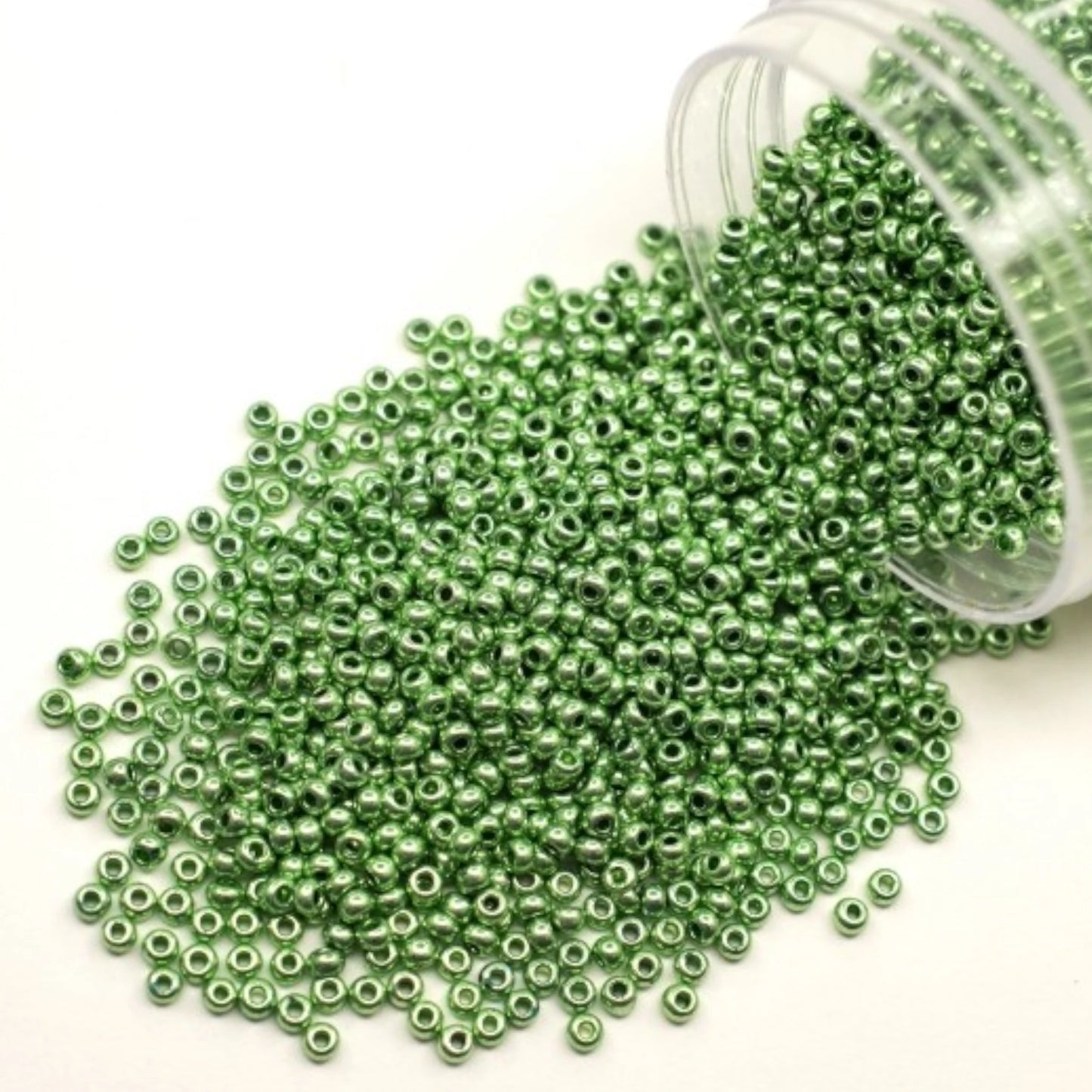 6/0 18556 Preciosa Czech Glass Perler Rocailles 4.1mm. Grøn Metallic.