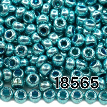 6/0 18565 Preciosa čehu stikla Pērlītes Rokaja 4.1mm. Zili zaļš metāliskais.