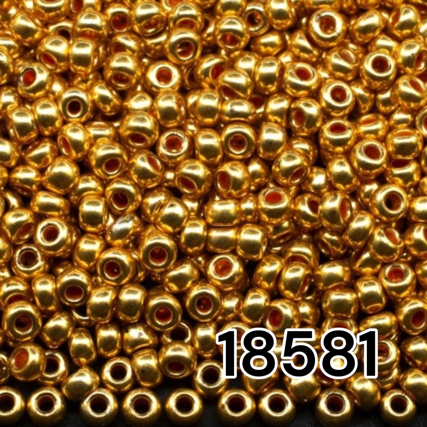 6/0 18581 Preciosa чешко стъкло Малки Мъниста Рокайли 4.1mm. Оранжево Златист Металик.