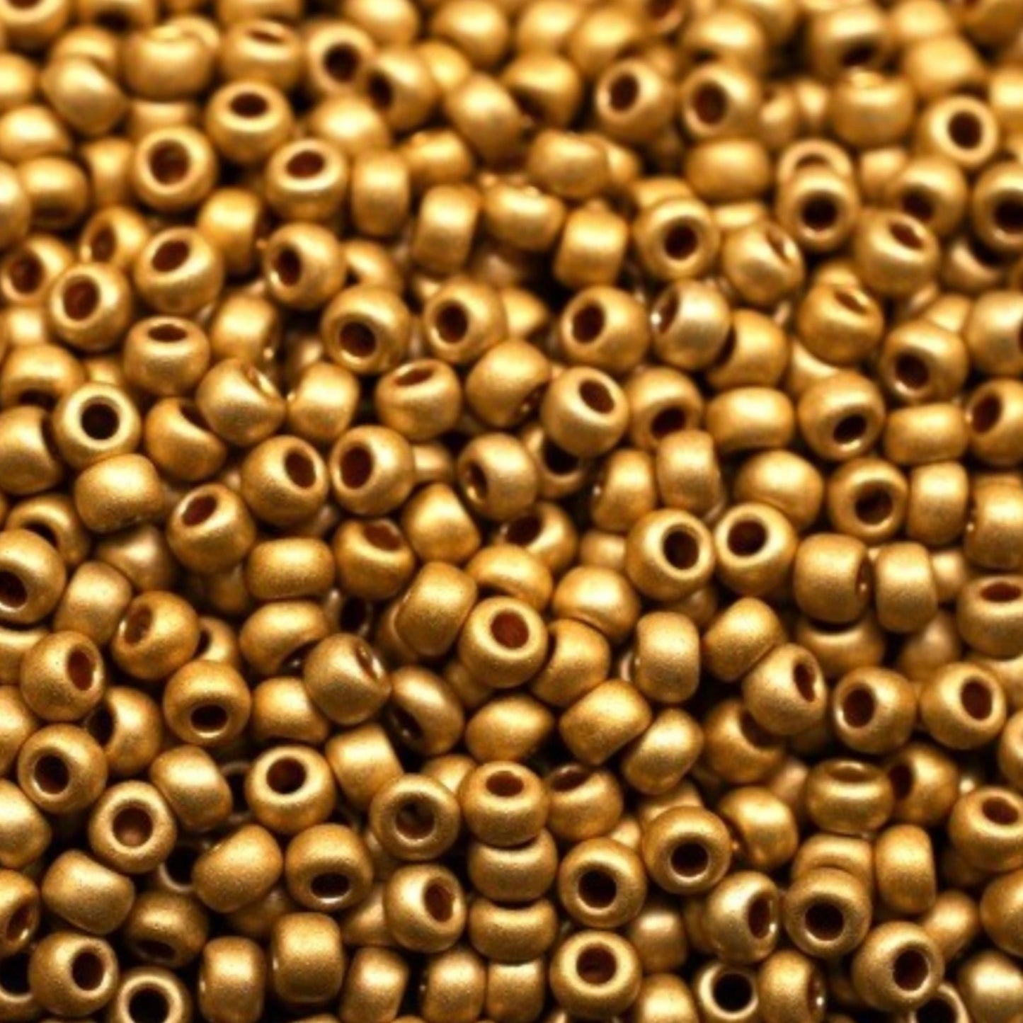 10/0 18581 matte Preciosa tjekkiske glas Perler Rocailles 2,3 mm. Guldmetallic - Terra farvet.