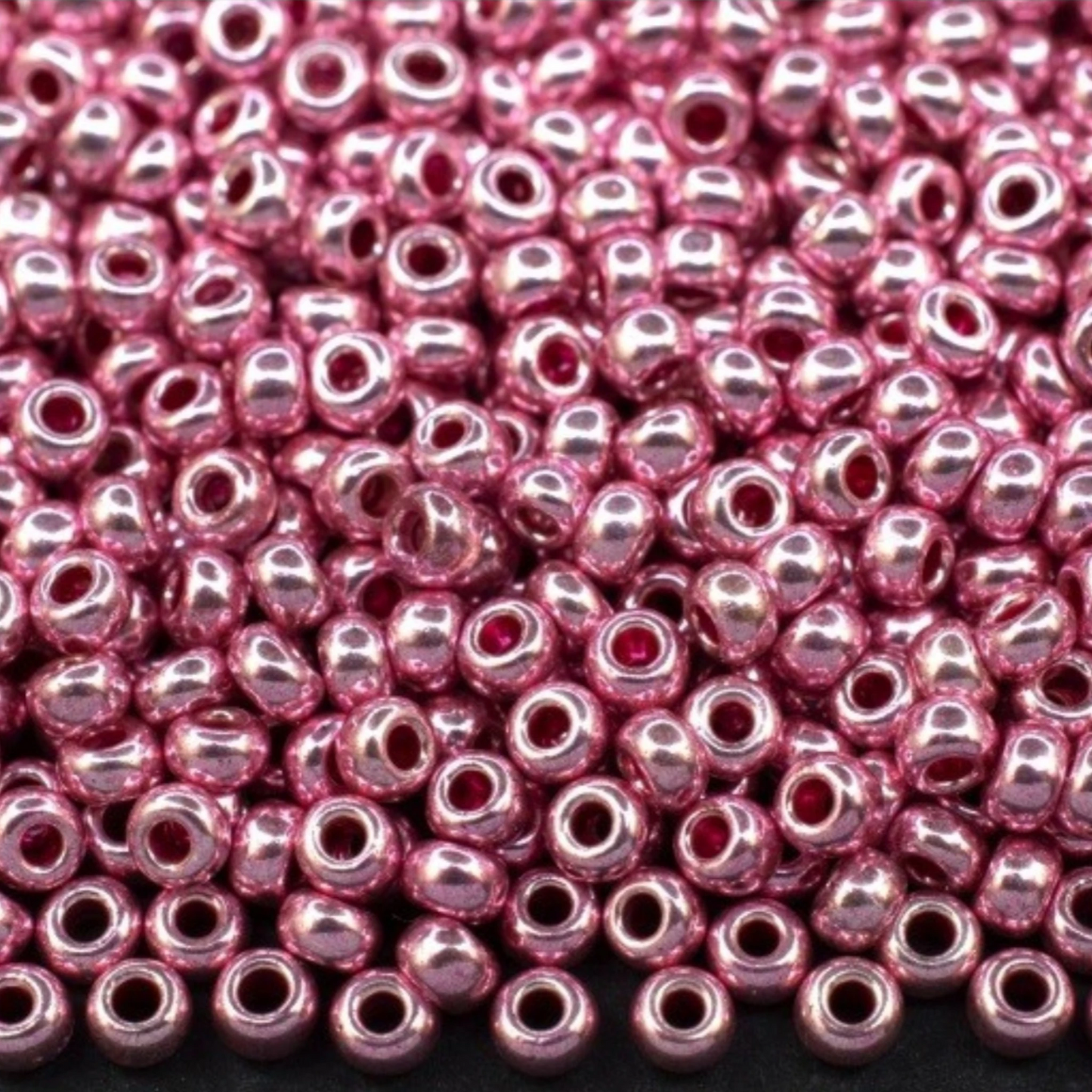 10/0 18595 Preciosa Czech Glass Seed Beads Rocailles 2.3mm. Pink Metallic - Terra Dyed.