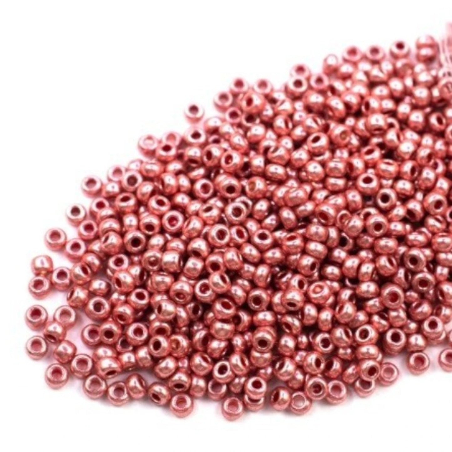 10/0 18598 Perles en verre tchèque Preciosa de Rocaille 2,3 mm. Rouge métallique - Teint terre.