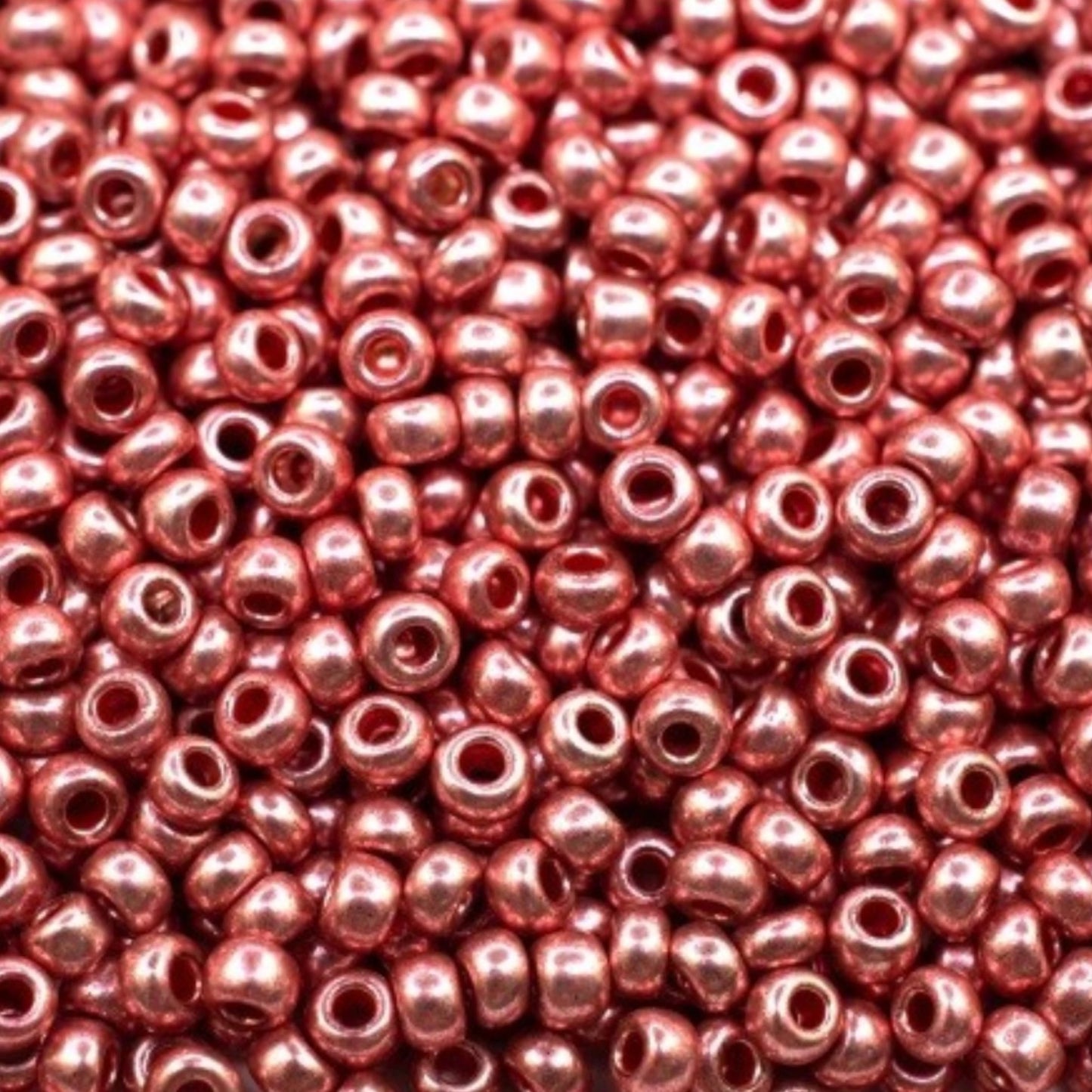 10/0 18598 Perles en verre tchèque Preciosa de Rocaille 2,3 mm. Rouge métallique - Teint terre.