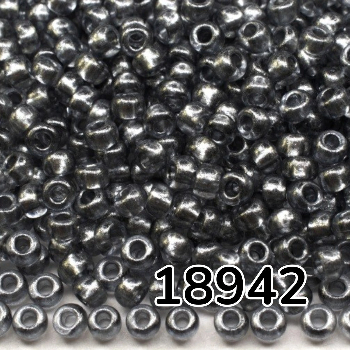 10/0 18942 Preciosa Perles de Rocaille en verre tchèque 2.3mm. Cristal teinté gris métallique.
